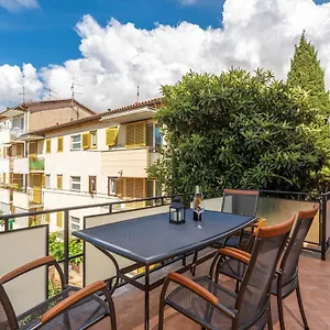 https://apartment-lazzarich-with-terrace.in-istria.net